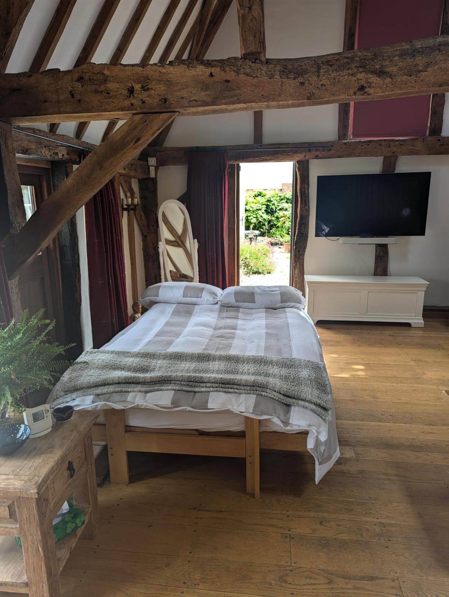 Cosy Listed Barn In Peaceful Country Village Granborough Exterior foto